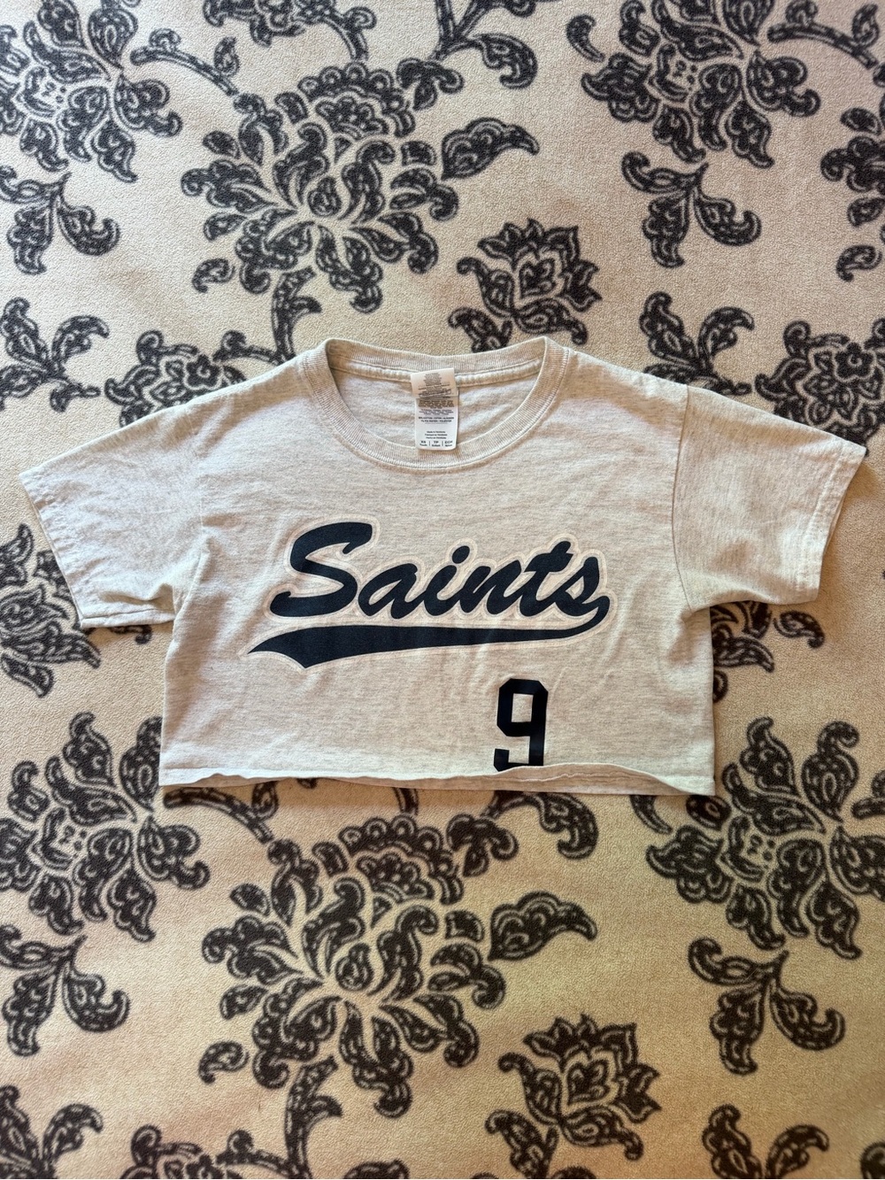 Saints Graphic Cropped Tee - Grey